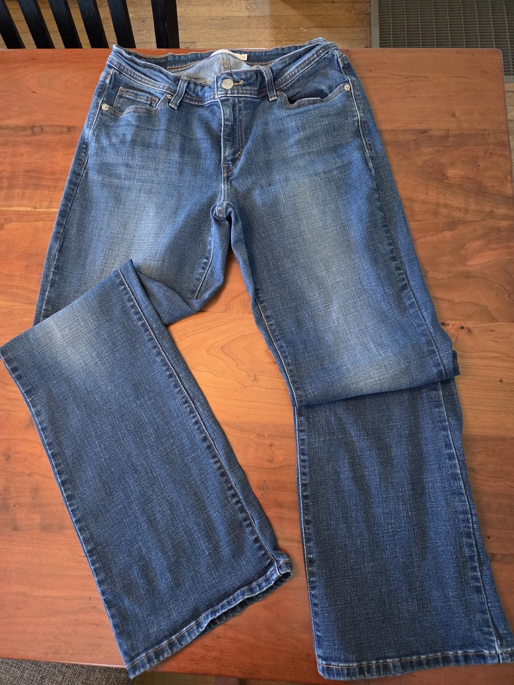 Levi's Women's 529 Curvy Bootcut Jeans in Medium Blue Wash